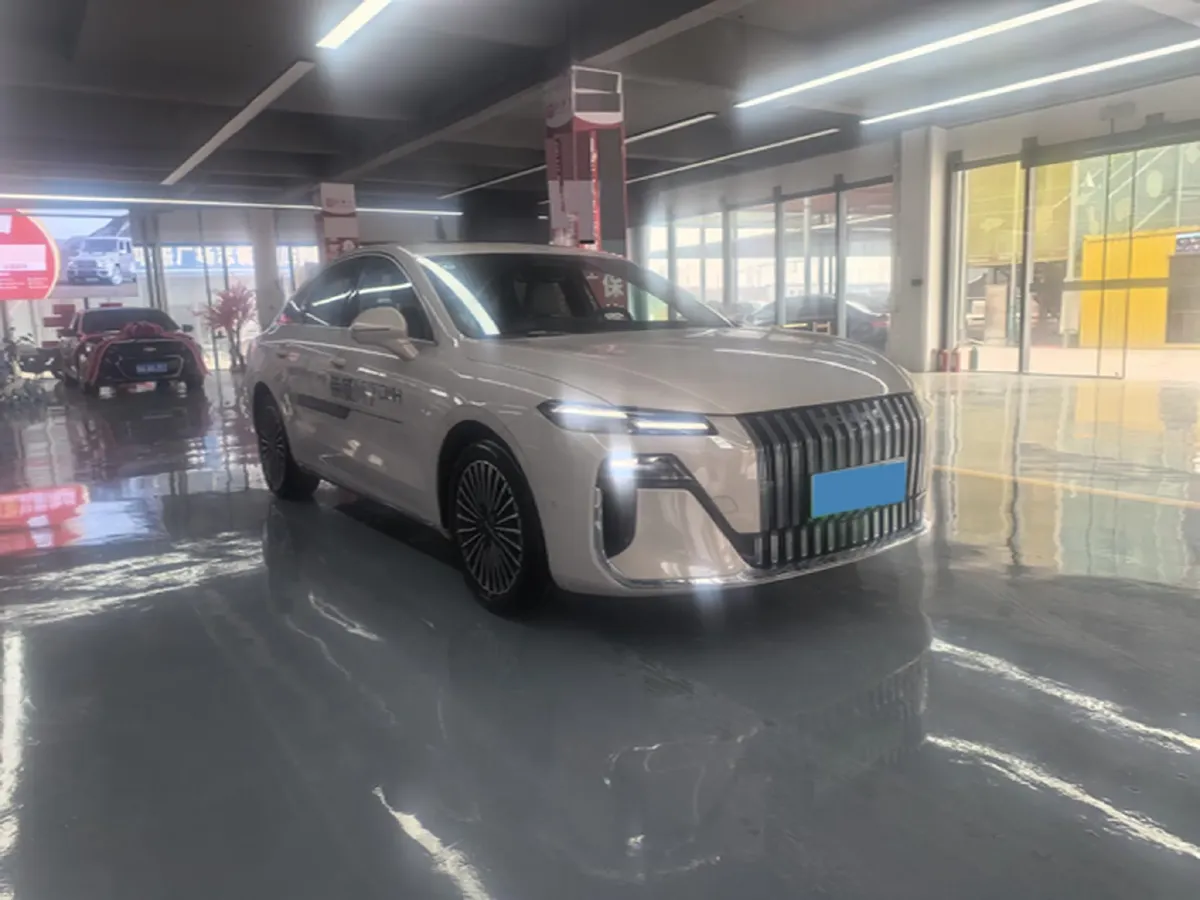 2025 Roewe M7 DMH 1.5L 112HP L4 1DHT PHEV,autocango,china used car exporter,china ev exporter,chinese used car exporter,chinese used ev exporter