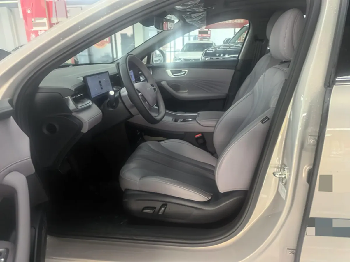 2025 Roewe M7 DMH 1.5L 112HP L4 1DHT PHEV,autocango,china used car exporter,china ev exporter,chinese used car exporter,chinese used ev exporter