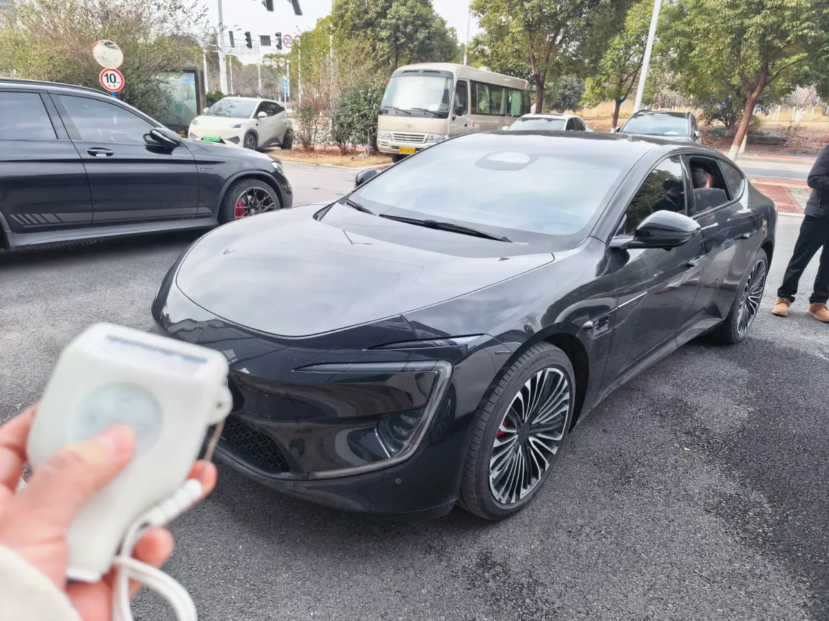 2025 Avatr 12 1.5T 156HP L4 REEV 39.05KWH