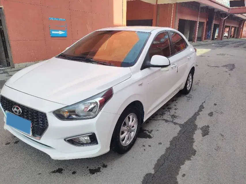 2017 Hyundai Reina 1.4L 95HP L4 5MT
