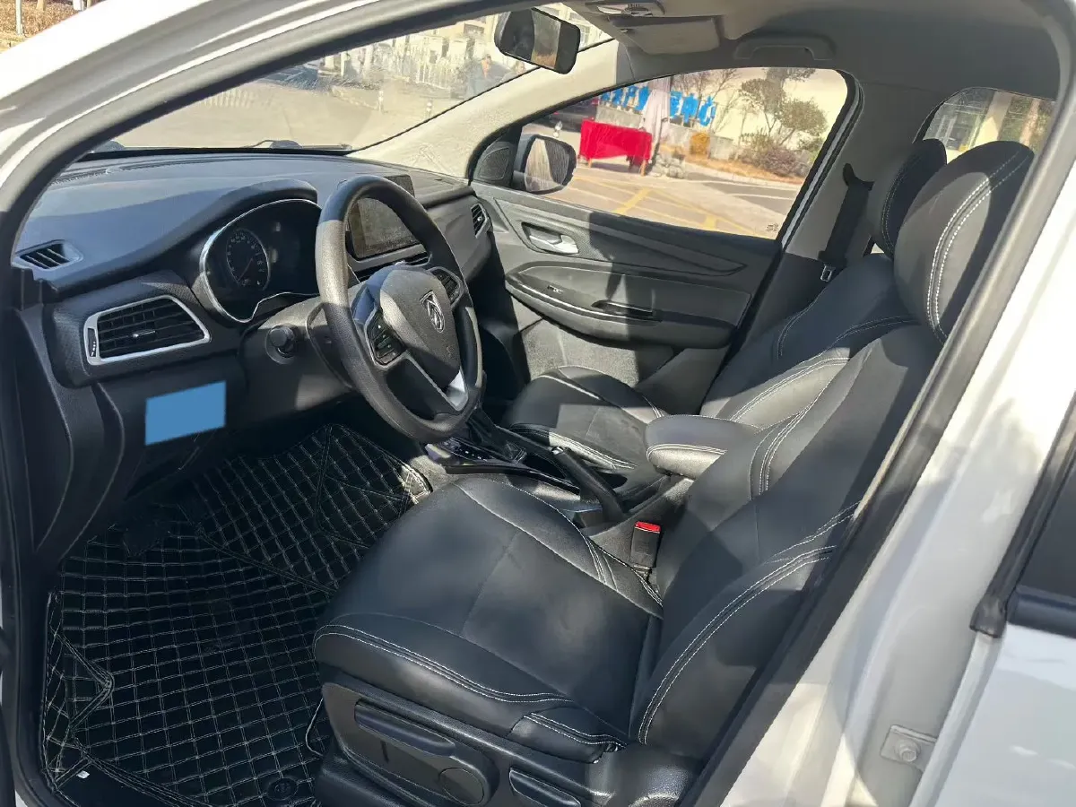 2019 BaoJun 730 1.5T 151HP L4 CVT,autocango,china used car exporter,china ev exporter,chinese used car exporter,chinese used ev exporter