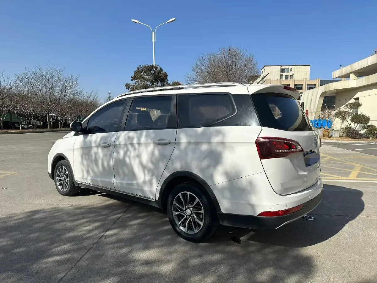 2019 BaoJun 730 1.5T 151HP L4 CVT,autocango,china used car exporter,china ev exporter,chinese used car exporter,chinese used ev exporter