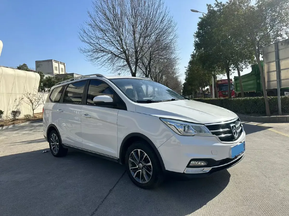 2019 BaoJun 730 1.5T 151HP L4 CVT,autocango,china used car exporter,china ev exporter,chinese used car exporter,chinese used ev exporter