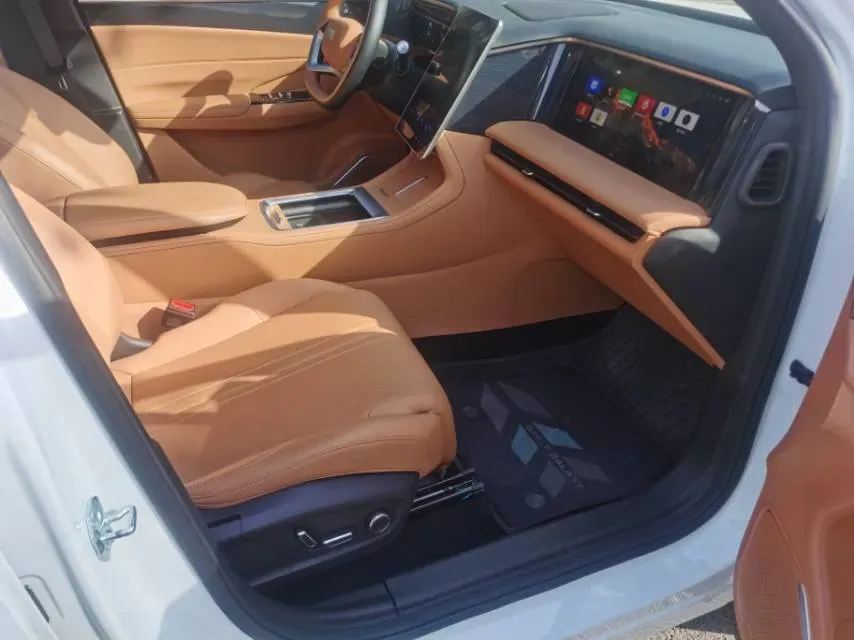 2025 Geely Galaxy L7 1.5L 112HP L4 1DHT PHEV 18.4KWH,autocango,china used car exporter,china ev exporter,chinese used car exporter,chinese used ev exporter