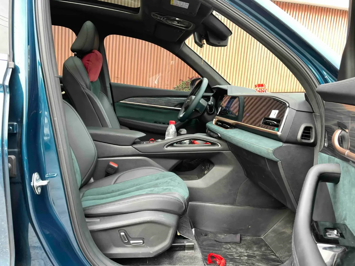 2021 Geely Monjaro 2.0T 218HP L4 7DCT,autocango,china used car exporter,china ev exporter,chinese used car exporter,chinese used ev exporter