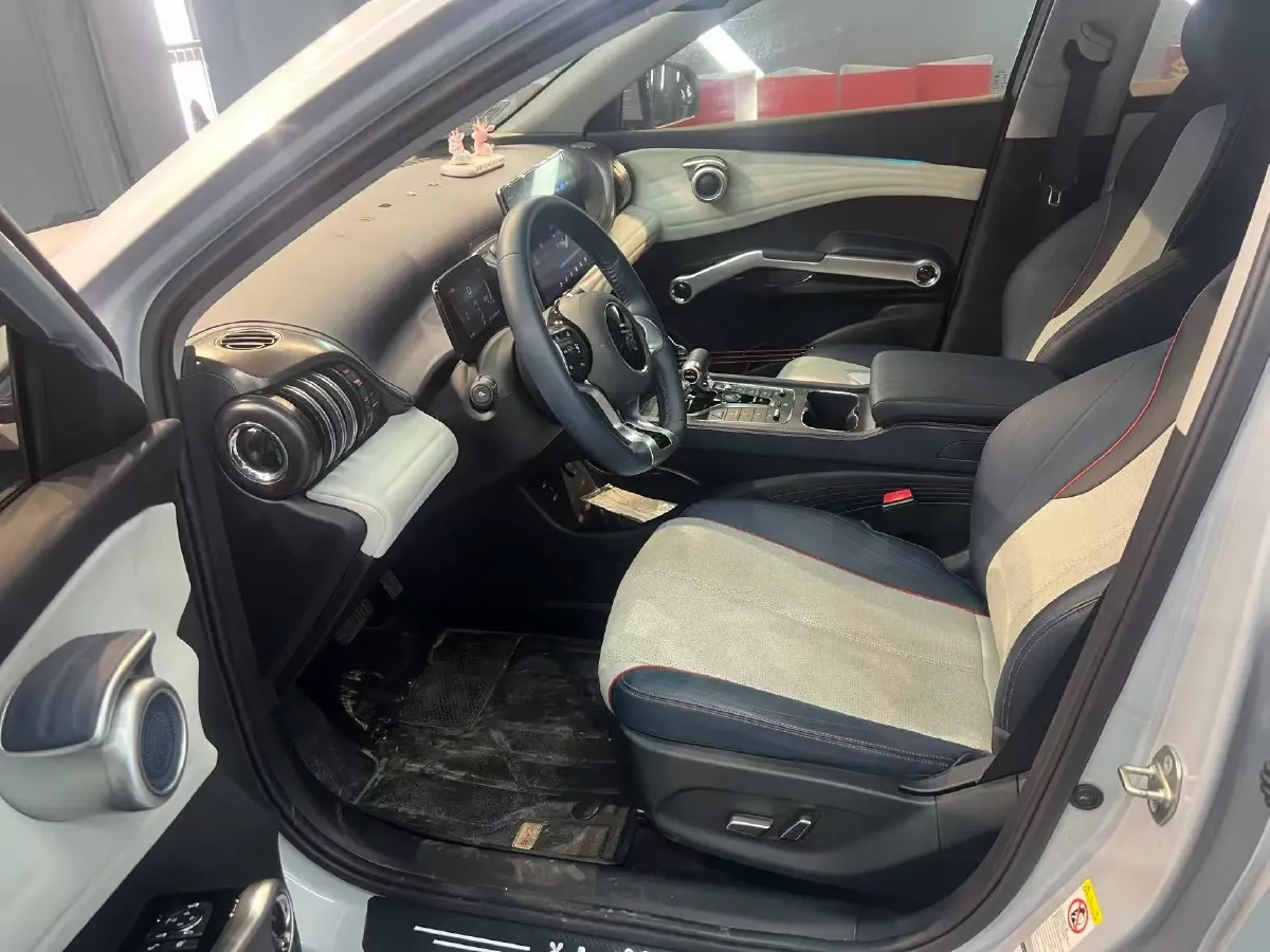 2022 Roewe RX5 MAX 1.5T 181HP L4 6AT,autocango,china used car exporter,china ev exporter,chinese used car exporter,chinese used ev exporter