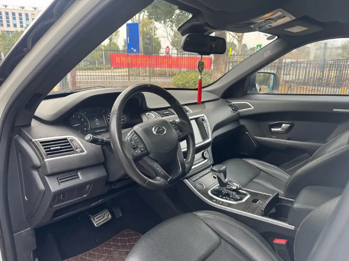 2018 Landwind X7 1.5T 163HP L4 8AT,autocango,china used car exporter,china ev exporter,chinese used car exporter,chinese used ev exporter