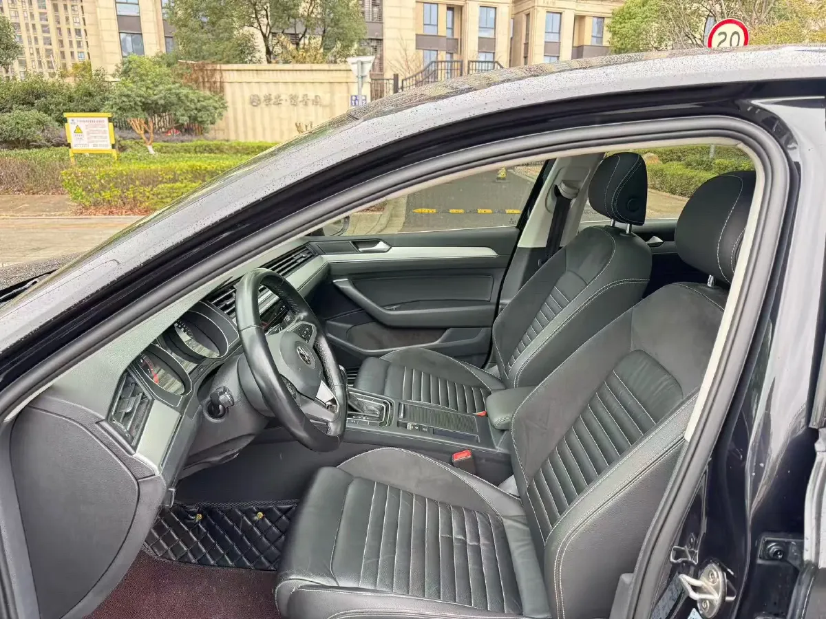 2020 Volkswagen Magotan 1.4T 150HP L4 7DCT,autocango,china used car exporter,china ev exporter,chinese used car exporter,chinese used ev exporter