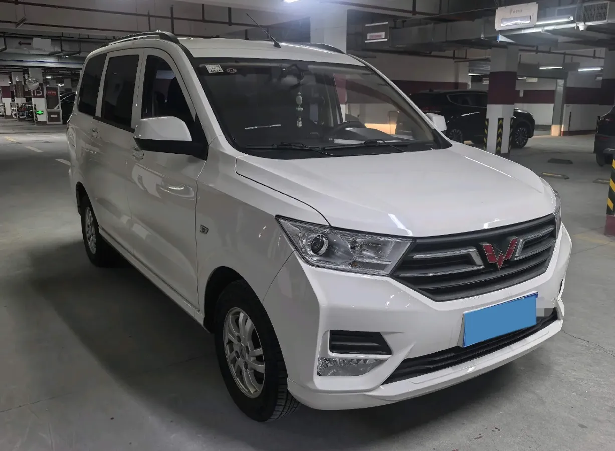2021 WuLing HongGuang 1.5L 99HP L4 6MT,autocango,china used car exporter,china ev exporter,chinese used car exporter,chinese used ev exporter