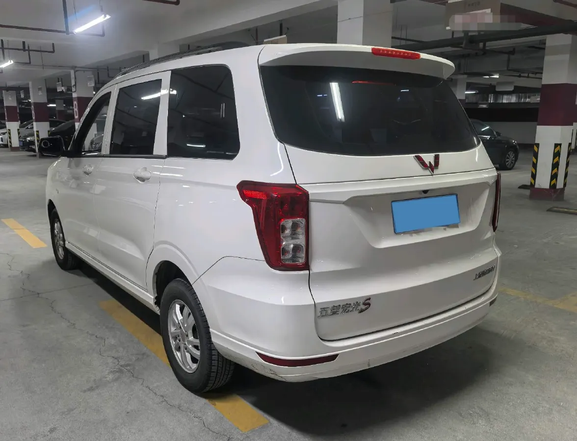 2021 WuLing HongGuang 1.5L 99HP L4 6MT,autocango,china used car exporter,china ev exporter,chinese used car exporter,chinese used ev exporter
