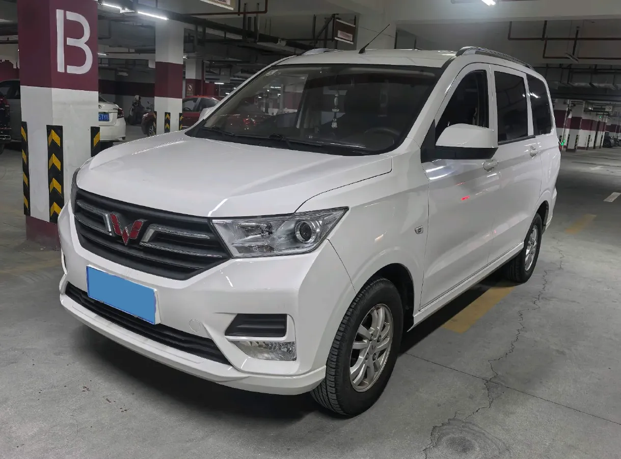 2021 WuLing HongGuang 1.5L 99HP L4 6MT,autocango,china used car exporter,china ev exporter,chinese used car exporter,chinese used ev exporter