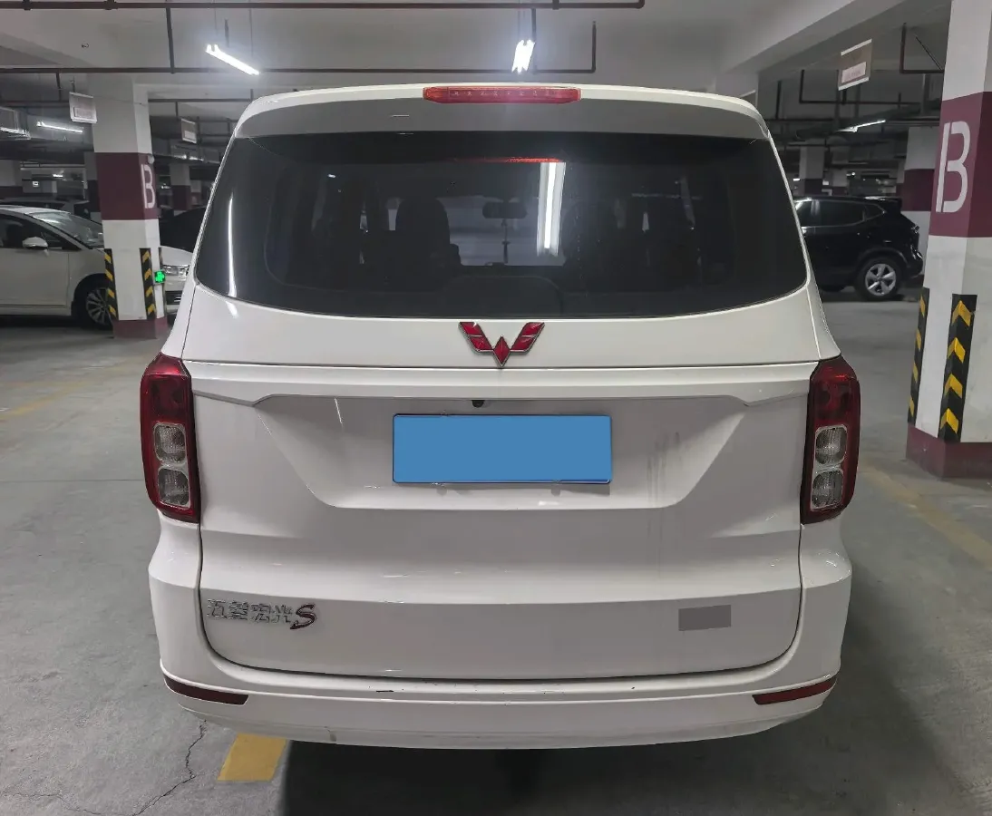 2021 WuLing HongGuang 1.5L 99HP L4 6MT,autocango,china used car exporter,china ev exporter,chinese used car exporter,chinese used ev exporter