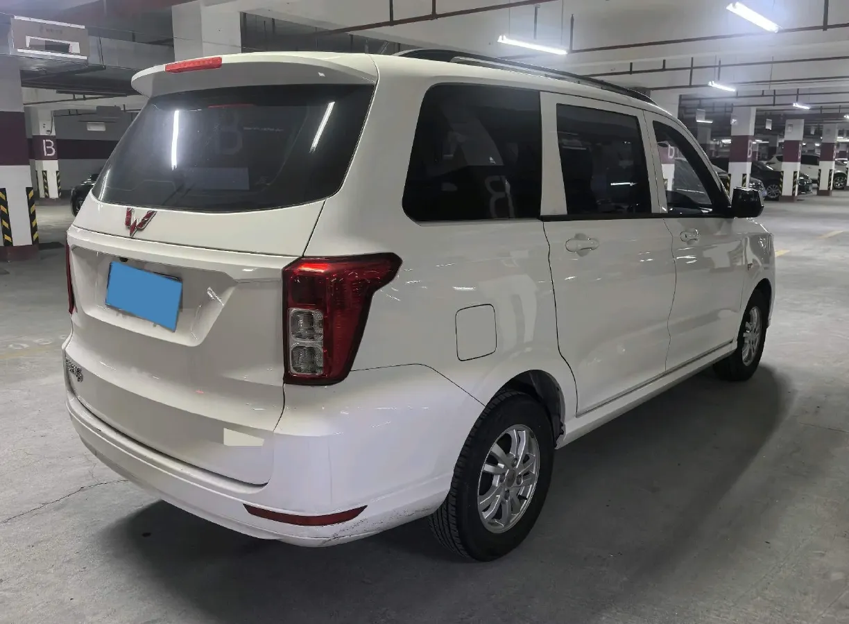 2021 WuLing HongGuang 1.5L 99HP L4 6MT,autocango,china used car exporter,china ev exporter,chinese used car exporter,chinese used ev exporter