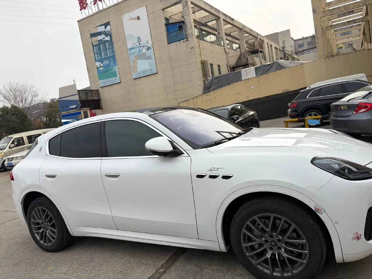 2023 Maserati Grecale 2.0T 300HP L4 8AT,autocango,china used car exporter,china ev exporter,chinese used car exporter,chinese used ev exporter