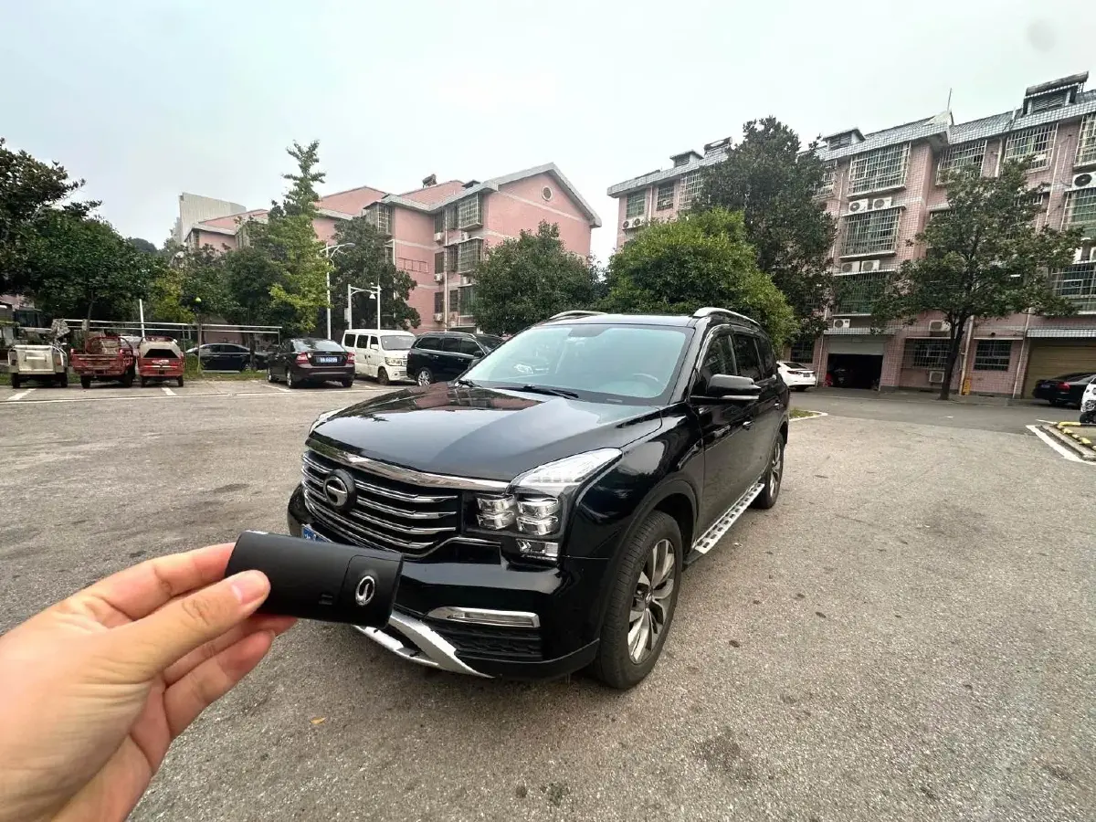 2017 GAC Trumpchi GS8 2.0T 201HP L4 6AT