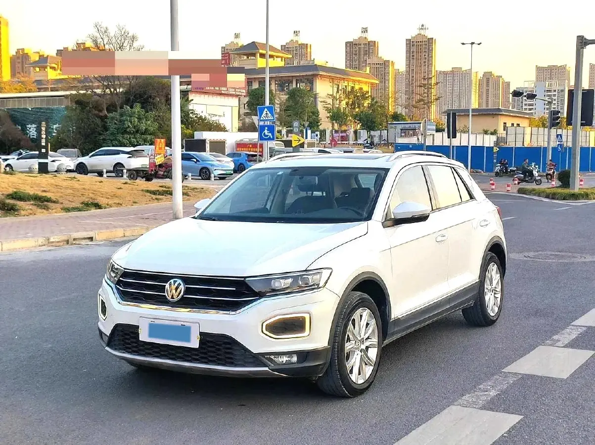 2020 Volkswagen T-Roc 1.4T 150HP L4 7DCT