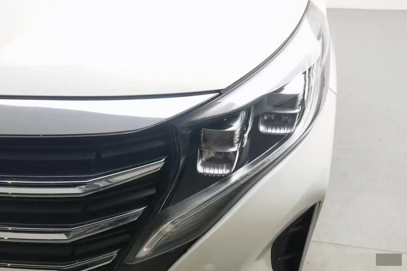 2021 GAC Trumpchi M8 2.0T 252HP L4 8AT,autocango,china used car exporter,china ev exporter,chinese used car exporter,chinese used ev exporter