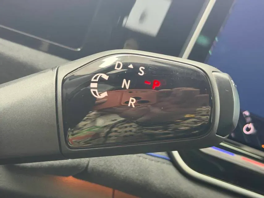 2024 Volkswagen Tiguan L 2.0T 220HP L4 7DCT,autocango,china used car exporter,china ev exporter,chinese used car exporter,chinese used ev exporter