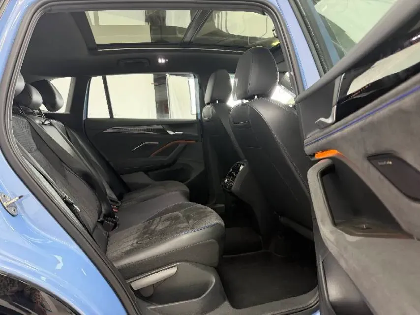 2024 Volkswagen Tiguan L 2.0T 220HP L4 7DCT,autocango,china used car exporter,china ev exporter,chinese used car exporter,chinese used ev exporter