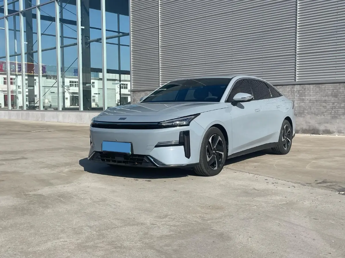 2023 Geely Galaxy L6 1.5T 163HP L4 3DHT PHEV