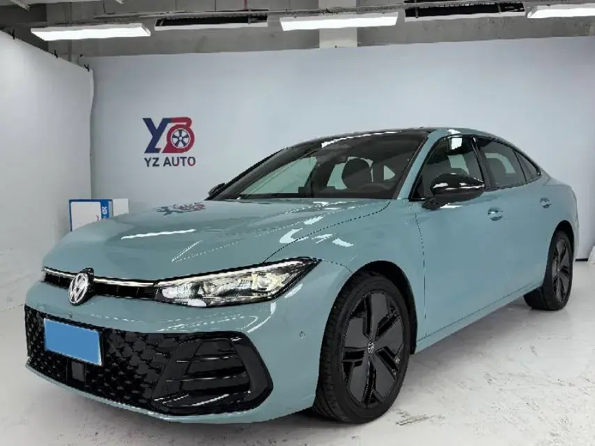 2025 Volkswagen Passat 2.0T 220HP L4 7DCT