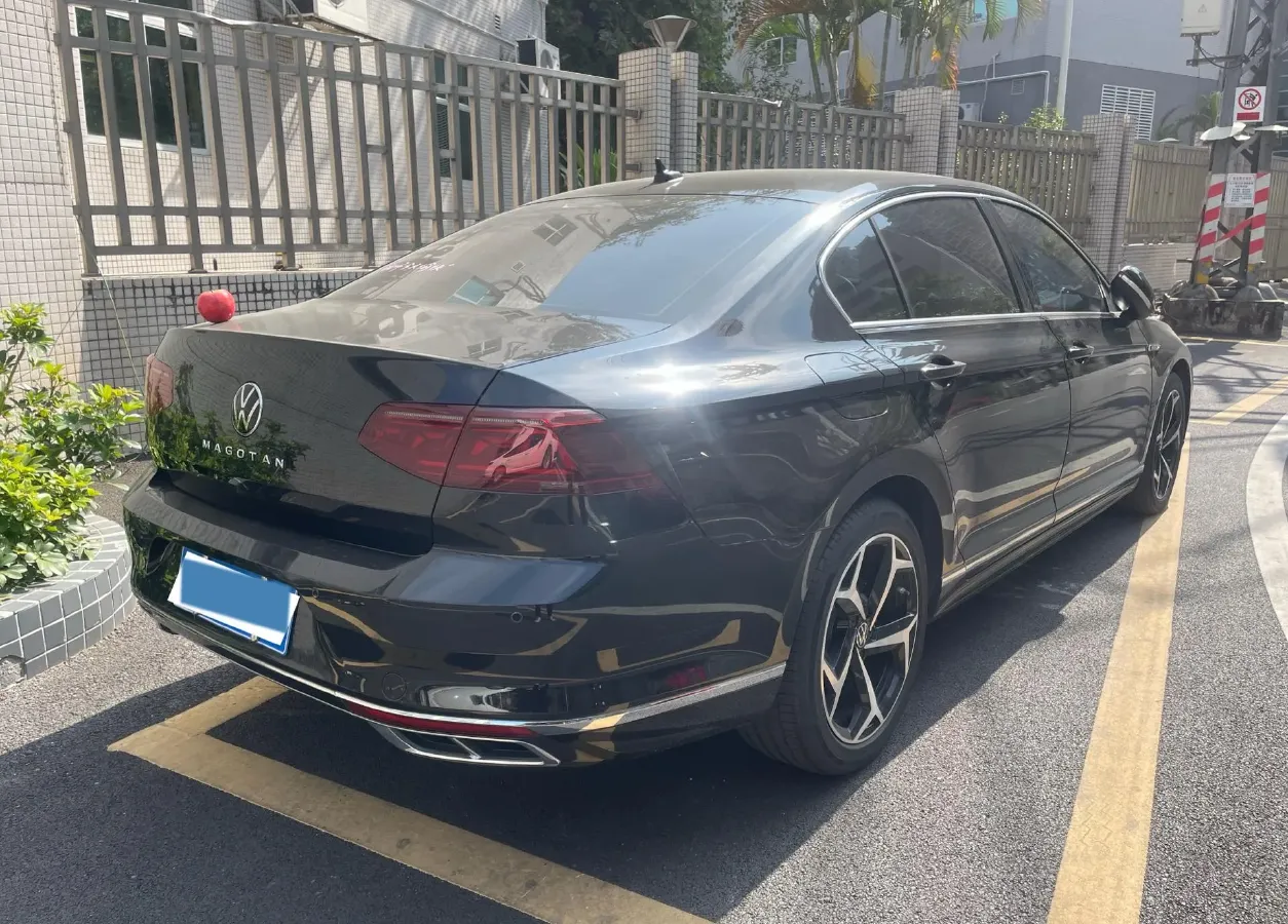2023 Volkswagen Magotan 2.0T 186HP L4 7DCT,autocango,china used car exporter,china ev exporter,chinese used car exporter,chinese used ev exporter