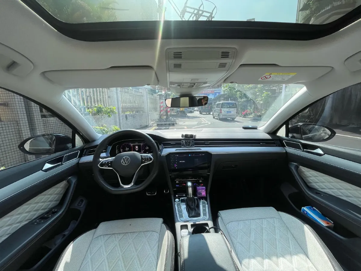 2023 Volkswagen Magotan 2.0T 186HP L4 7DCT,autocango,china used car exporter,china ev exporter,chinese used car exporter,chinese used ev exporter