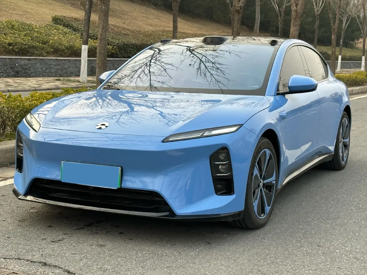 2025 NIO ET5 BEV