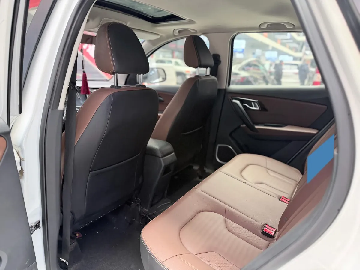 2017 FAW Senia R7 1.6L 116HP L4 5MT,autocango,china used car exporter,china ev exporter,chinese used car exporter,chinese used ev exporter