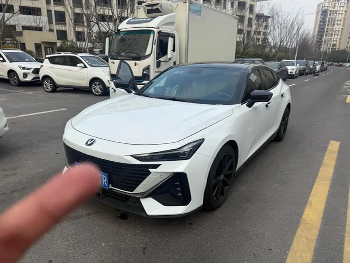 2022 ChangAn UNI-V 1.5T 188HP L4 7DCT
