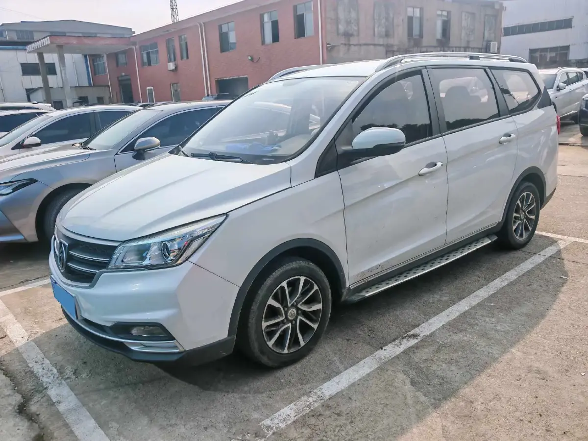 2019 BaoJun 730 1.5L 105HP L4 6MT