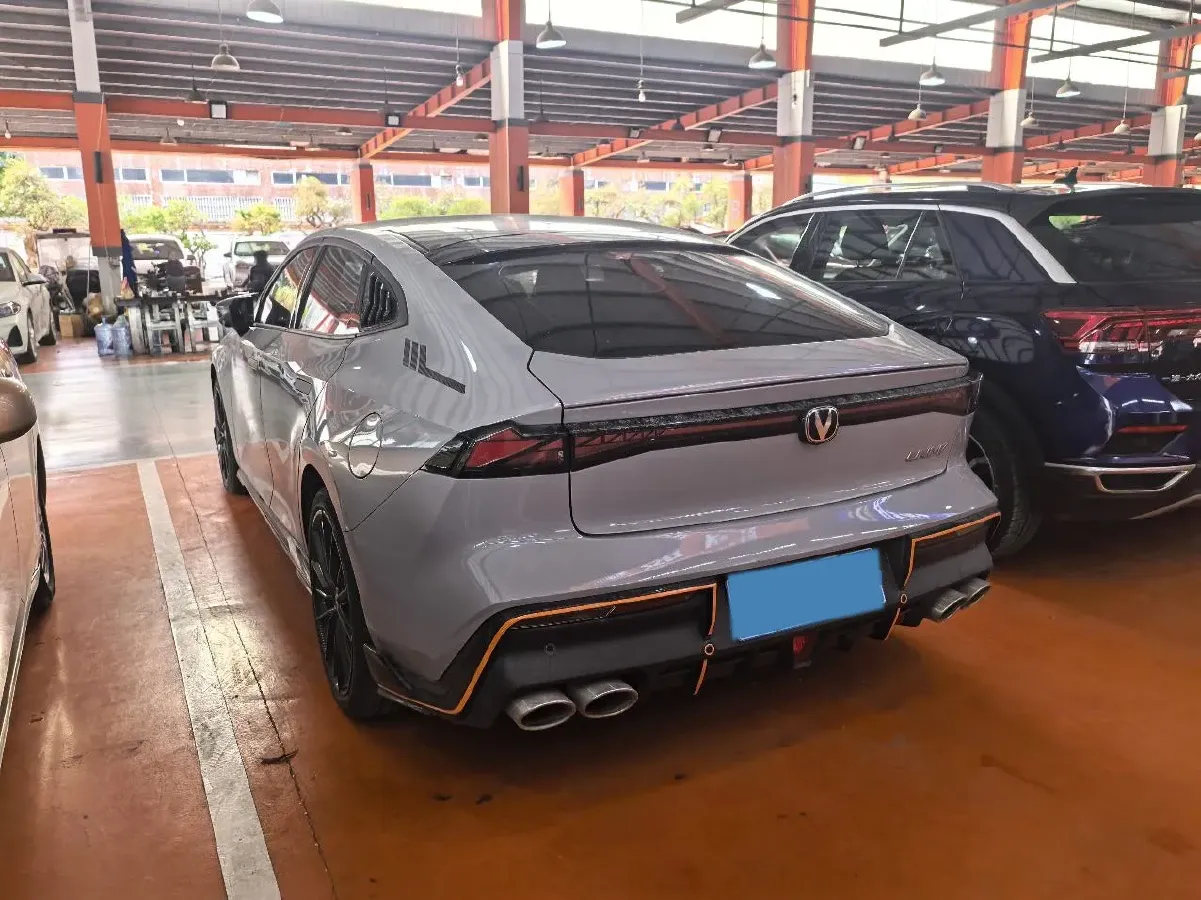 2023 ChangAn UNI-V 1.5T 188HP L4 7DCT,autocango,china used car exporter,china ev exporter,chinese used car exporter,chinese used ev exporter