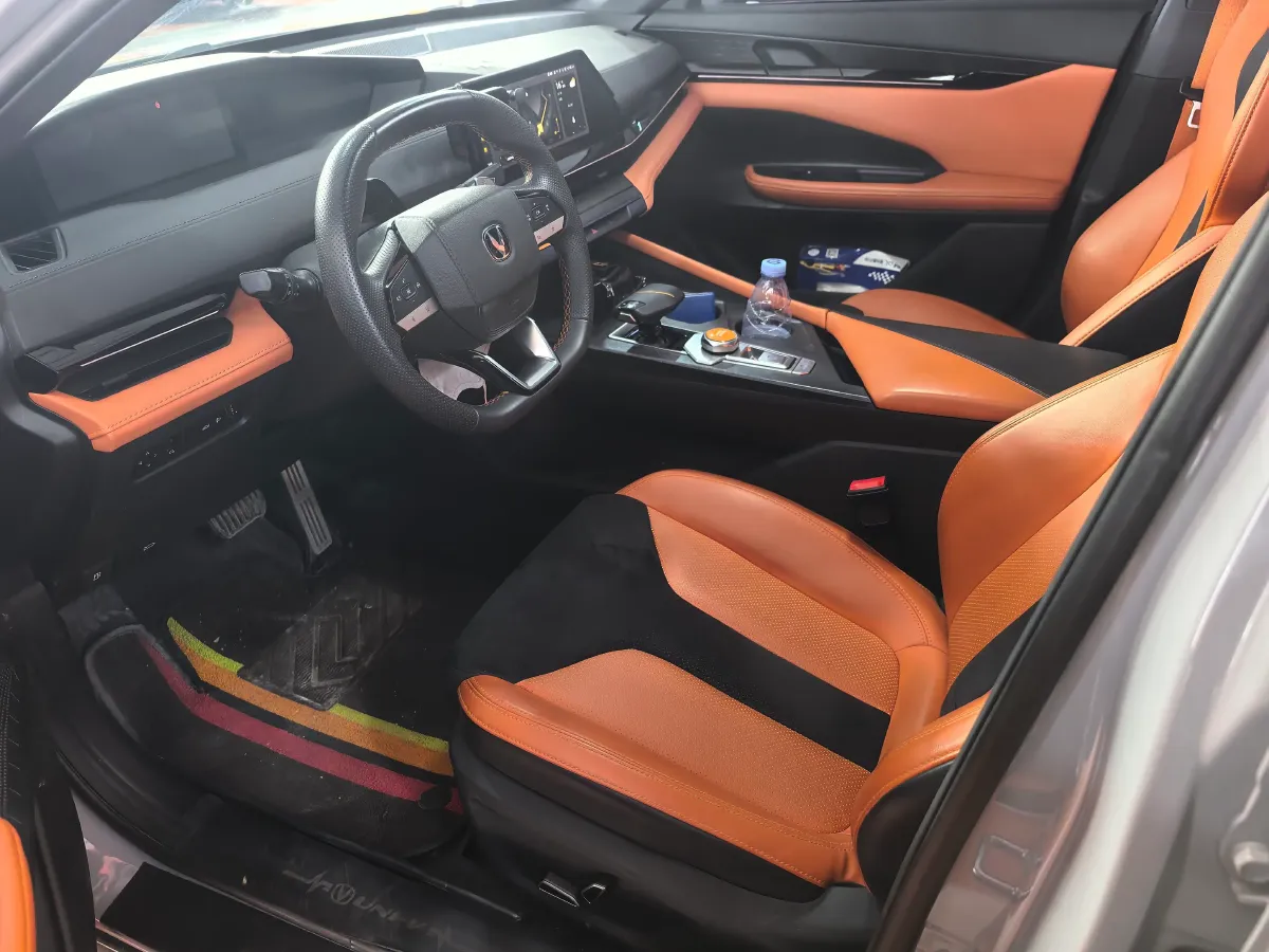 2023 ChangAn UNI-V 1.5T 188HP L4 7DCT,autocango,china used car exporter,china ev exporter,chinese used car exporter,chinese used ev exporter