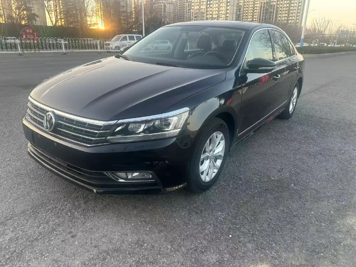 2015 Volkswagen Passat 1.8T 160HP L4 6AT