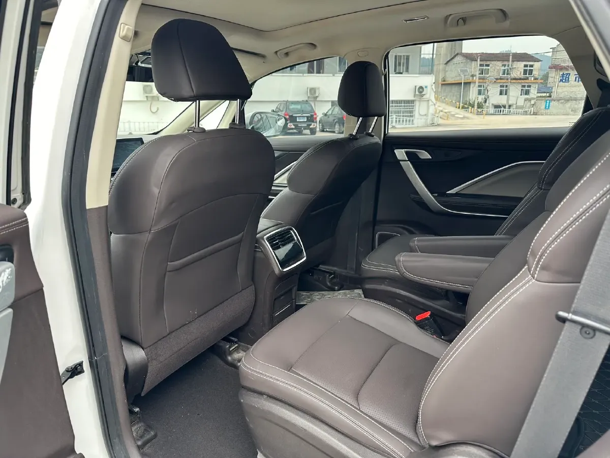 2021 Geely JiaJi 1.8T 184HP L4 7DCT,autocango,china used car exporter,china ev exporter,chinese used car exporter,chinese used ev exporter