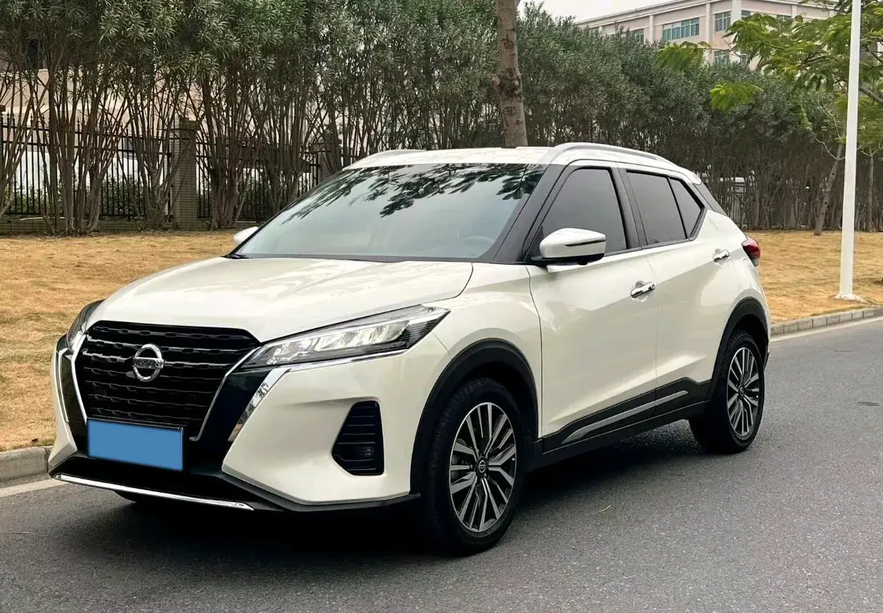 2022 Nissan Kicks 1.5L 122HP L4 CVT