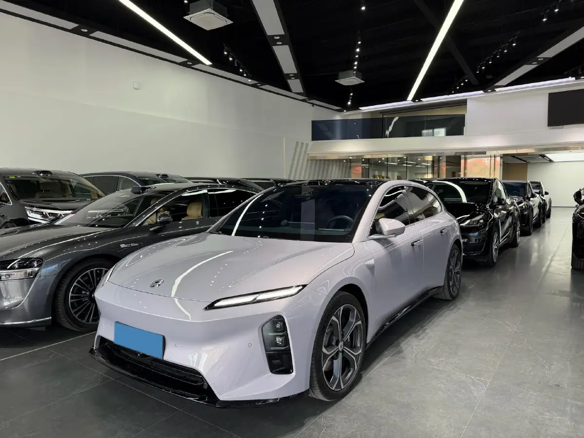 2025 NIO ET5T BEV