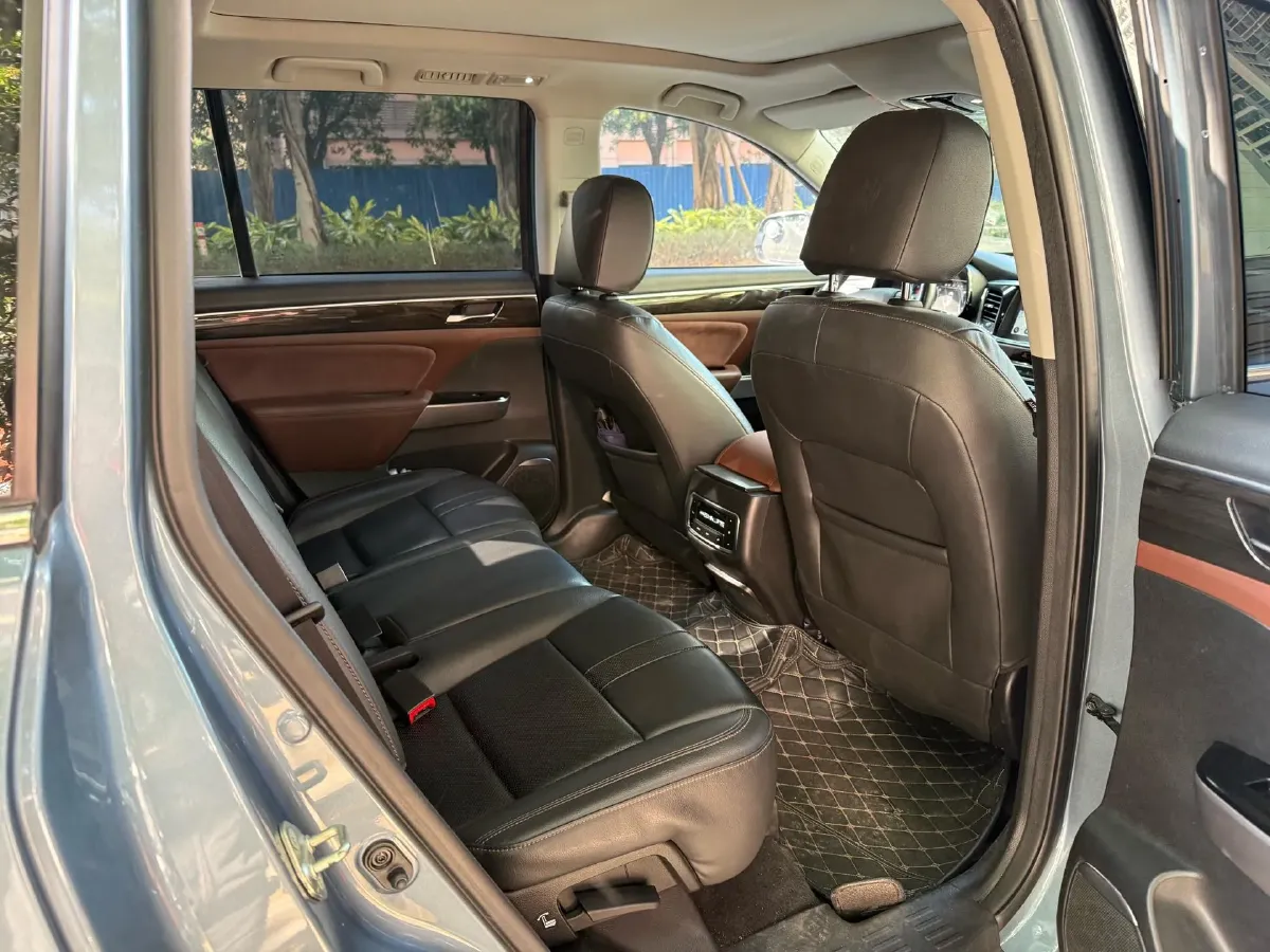 2017 GAC Trumpchi GS8 2.0T 201HP L4 6AT,autocango,china used car exporter,china ev exporter,chinese used car exporter,chinese used ev exporter