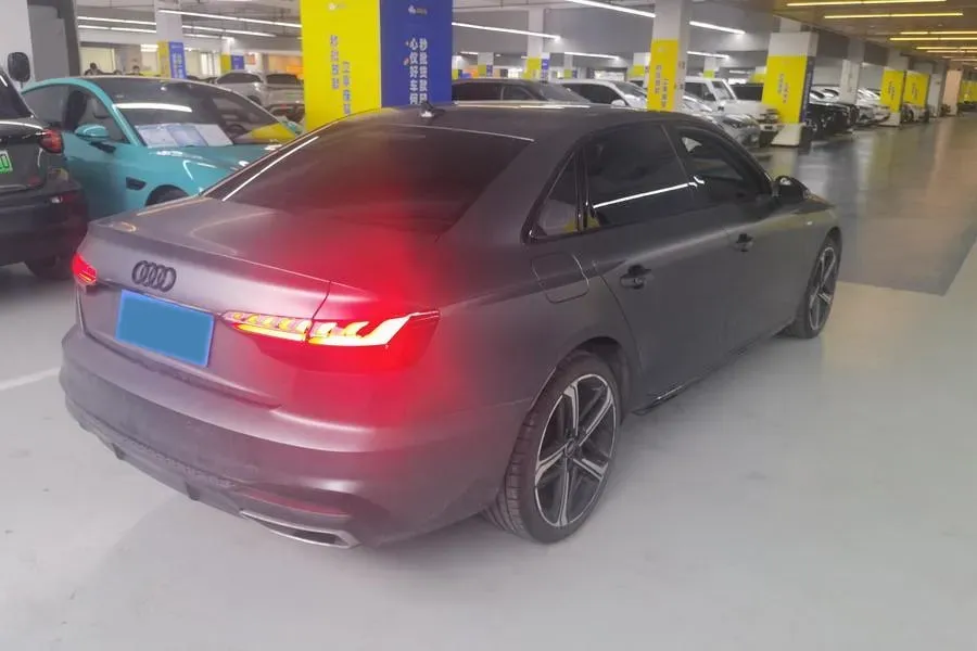 2024 Audi A4L 2.0T 190HP L4 7DCT,autocango,china used car exporter,china ev exporter,chinese used car exporter,chinese used ev exporter