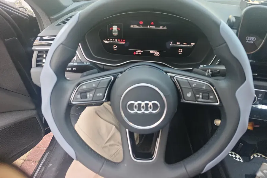 2024 Audi A4L 2.0T 190HP L4 7DCT,autocango,china used car exporter,china ev exporter,chinese used car exporter,chinese used ev exporter