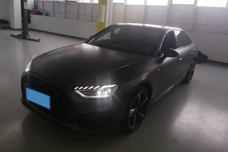 2024 Audi A4L 2.0T 190HP L4 7DCT,autocango,china used car exporter,china ev exporter,chinese used car exporter,chinese used ev exporter