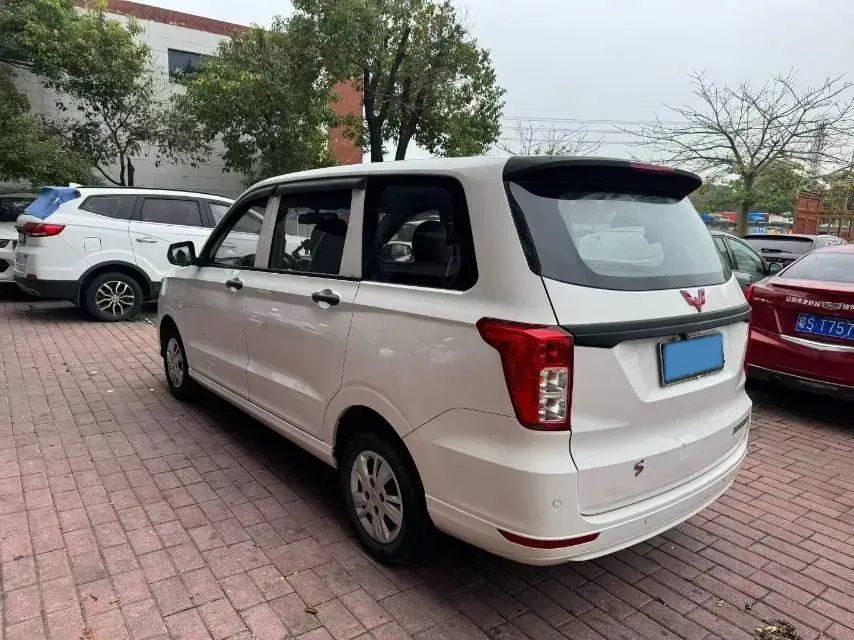 2021 WuLing RongGuang New Truck 1.5L 99HP L4 5MT,autocango,china used car exporter,china ev exporter,chinese used car exporter,chinese used ev exporter