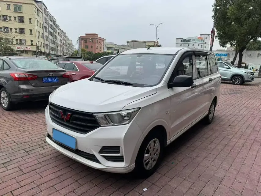 2021 WuLing RongGuang New Truck 1.5L 99HP L4 5MT,autocango,china used car exporter,china ev exporter,chinese used car exporter,chinese used ev exporter