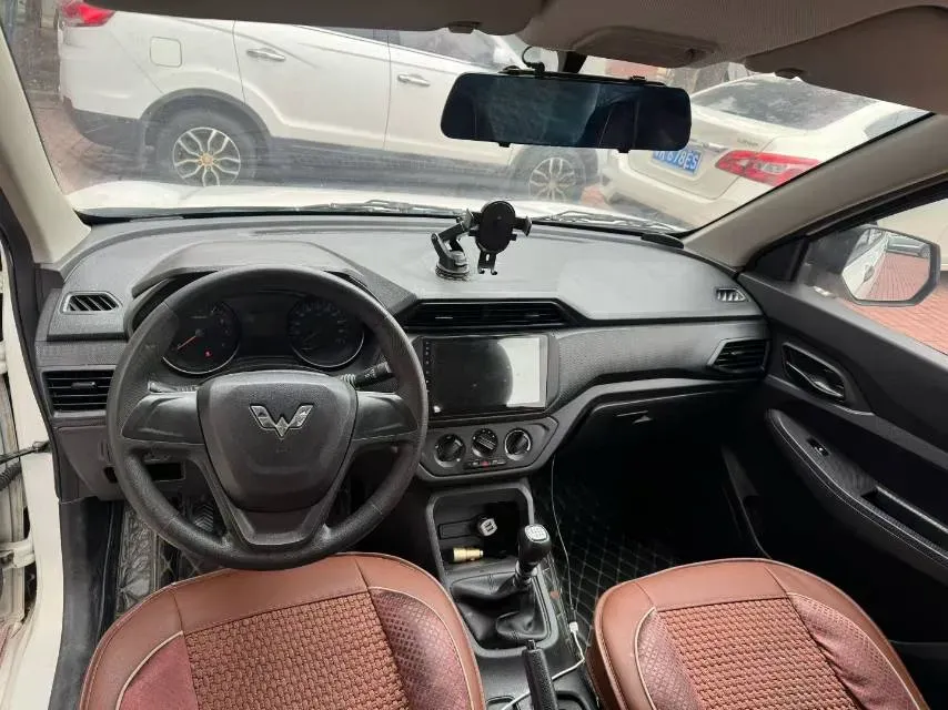 2021 WuLing RongGuang New Truck 1.5L 99HP L4 5MT,autocango,china used car exporter,china ev exporter,chinese used car exporter,chinese used ev exporter