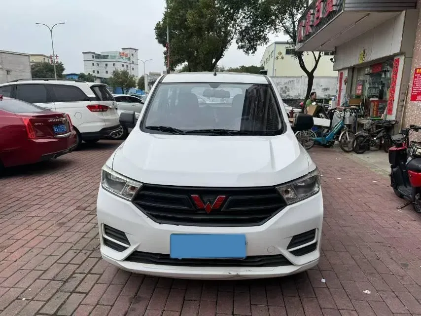 2021 WuLing RongGuang New Truck 1.5L 99HP L4 5MT,autocango,china used car exporter,china ev exporter,chinese used car exporter,chinese used ev exporter