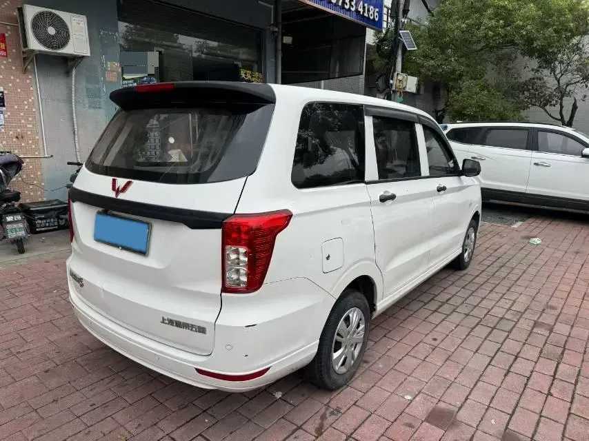 2021 WuLing RongGuang New Truck 1.5L 99HP L4 5MT,autocango,china used car exporter,china ev exporter,chinese used car exporter,chinese used ev exporter