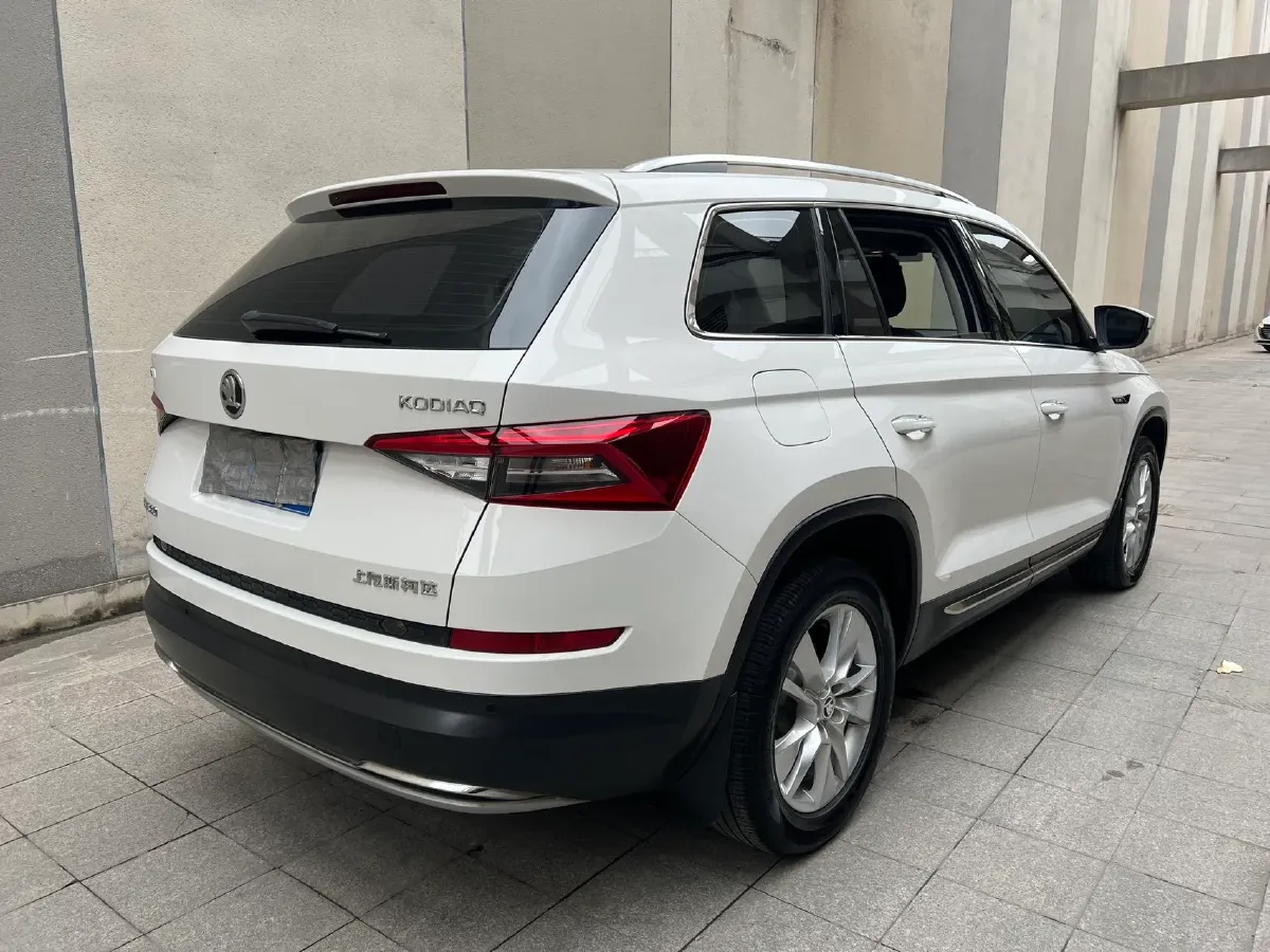 2018 Skoda Kodiak 2.0T 186HP L4 7DCT,autocango,china used car exporter,china ev exporter,chinese used car exporter,chinese used ev exporter
