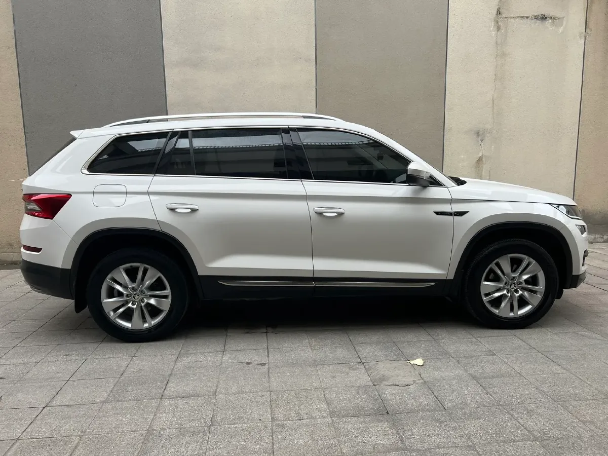 2018 Skoda Kodiak 2.0T 186HP L4 7DCT,autocango,china used car exporter,china ev exporter,chinese used car exporter,chinese used ev exporter