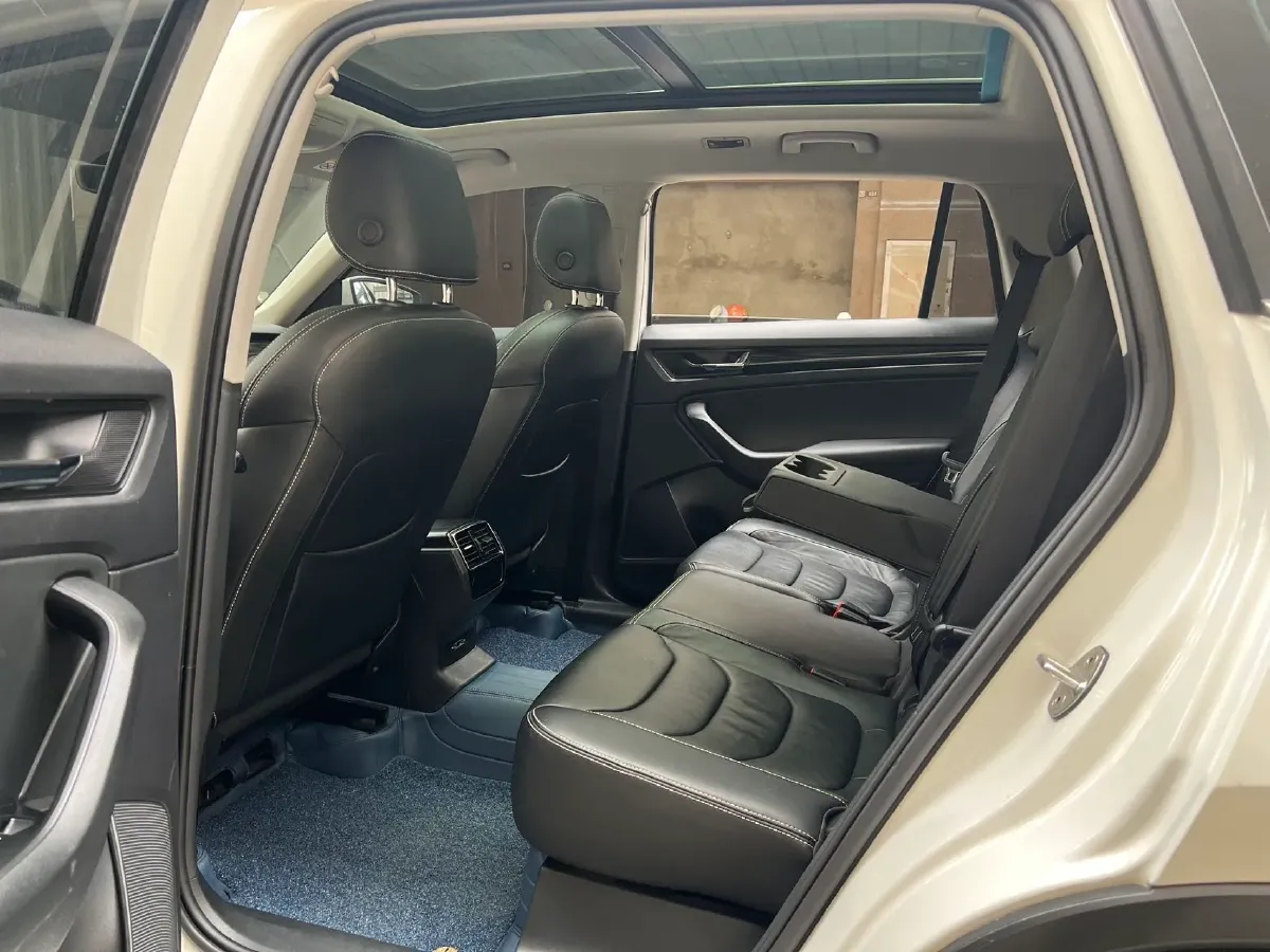 2018 Skoda Kodiak 2.0T 186HP L4 7DCT,autocango,china used car exporter,china ev exporter,chinese used car exporter,chinese used ev exporter