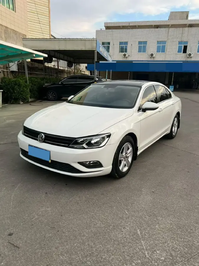 2017 Volkswagen Lamando 1.4T 131HP L4 7DCT